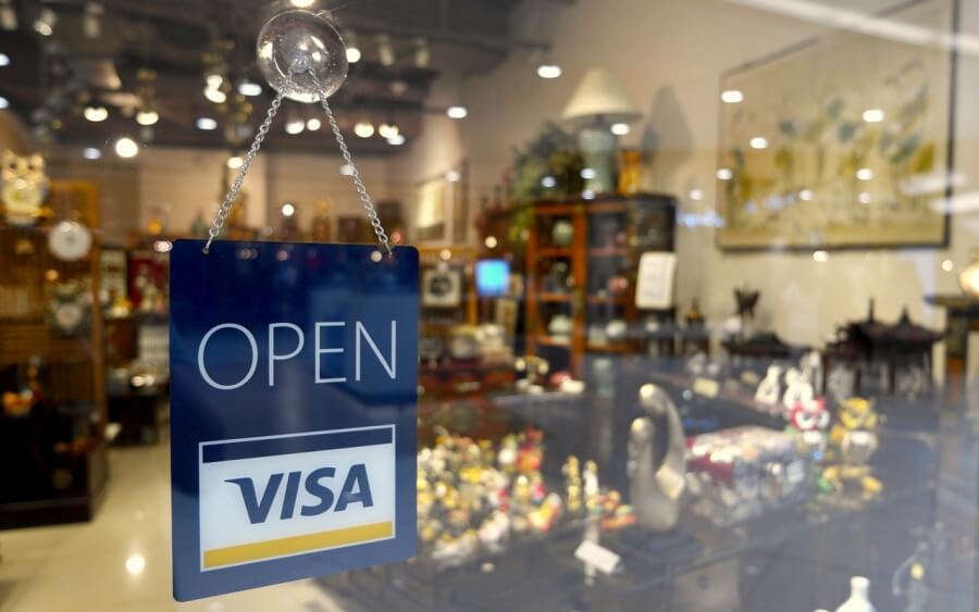 Is Having A Store Credit Card A Good Decision? Pros and Cons