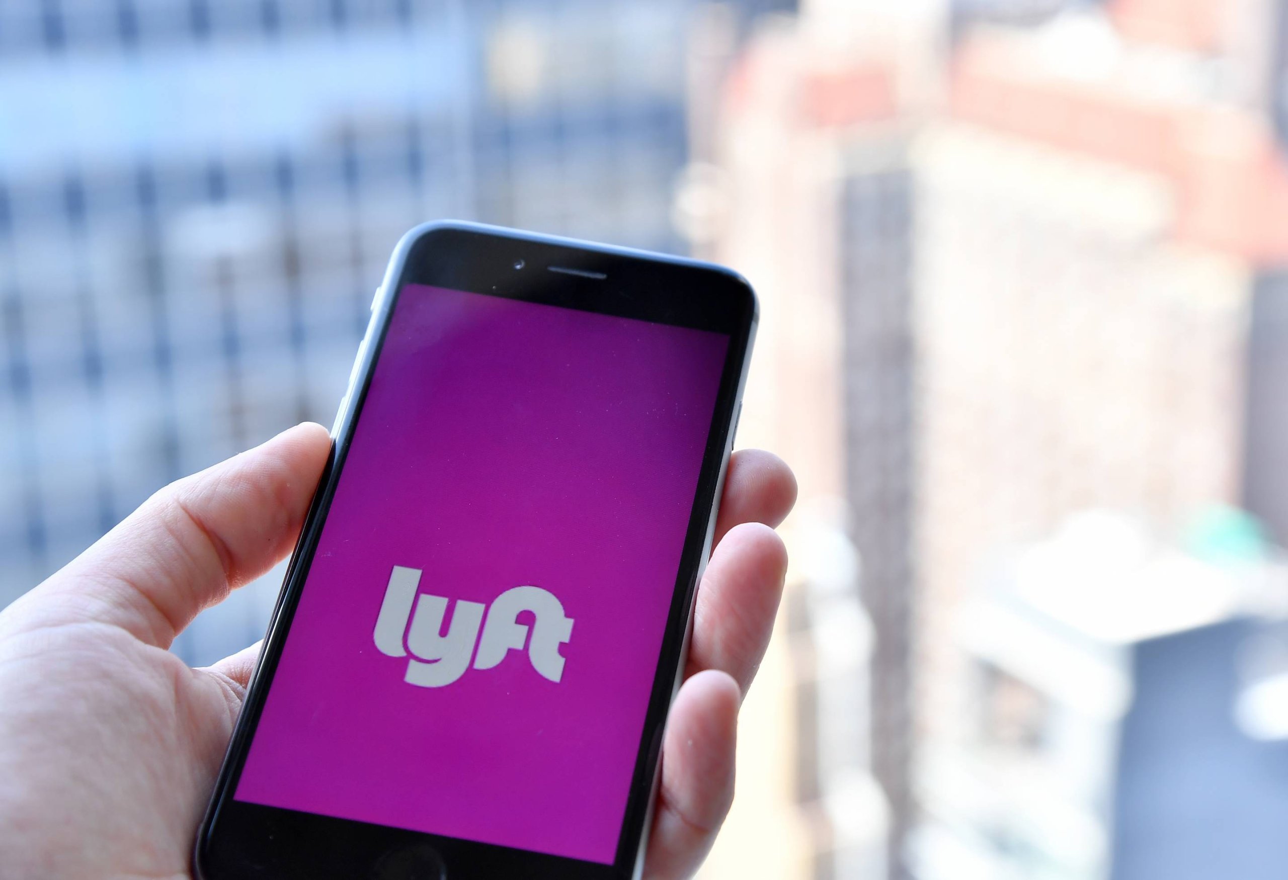 Lyft doubles its revenues in 2018 while losses expand