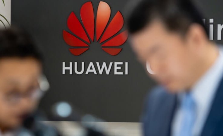 US lifts the ban on Huawei BUT temporarily