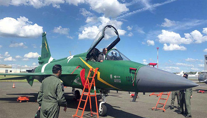 Pakistani JF-17 Thunder marks a Powerful Performance in Paris Air Show
