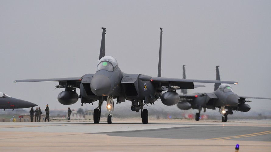 South Korean jets fired warning shots at Russian planes