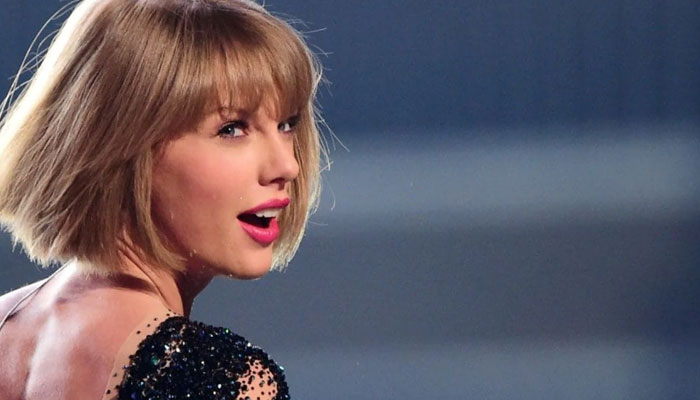 Taylor Swift surprised her fans with a NEW single “Archer” release