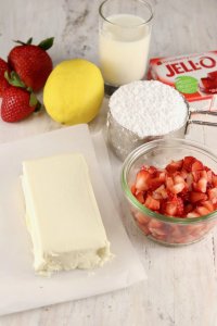 How to Make a Strawberry Cake at home