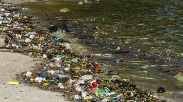 Shaniera Akram brings attention to ‘medical waste’ on Clifton beach in Karachi