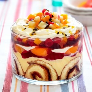 How to make a Fruit Trifle at home