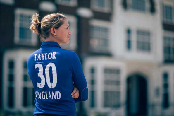 Sarah Taylor retires from international cricket due to anxiety problems