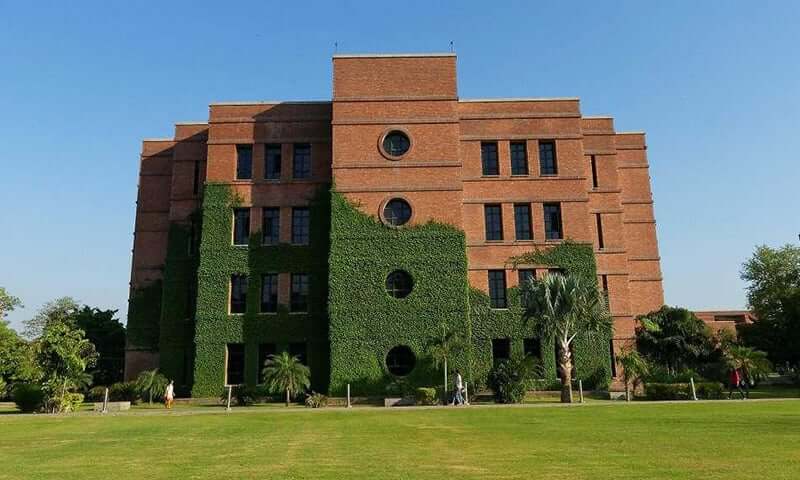LUMS - Pakistan has Increased it's Fee by 41% for Next Semester 2020